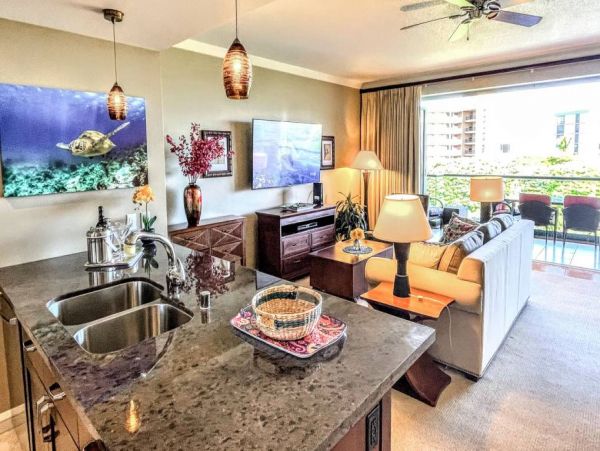 Luxurious Penthouse Offers 2 Fine Residences Combined Ocean View