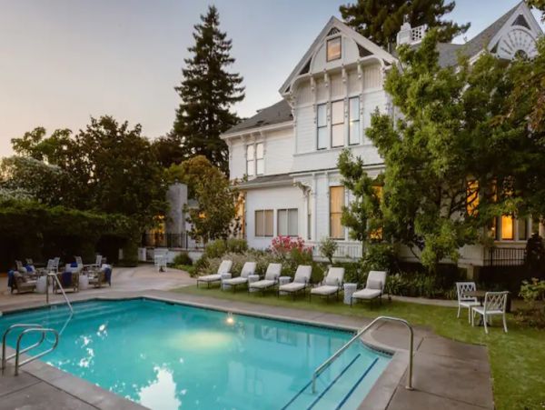 Luxury 17 Bedroom House in Napa Valley