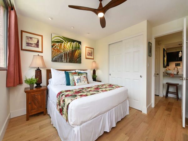 Beautiful Kahana 2 Bedroom Vacation Condo with Ocean View