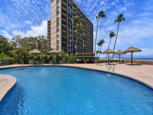 Beautiful Kahana 2 Bedroom Vacation Condo with Ocean View