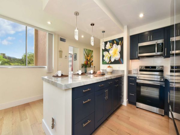 Beautiful Kahana 2 Bedroom Vacation Condo with Ocean View