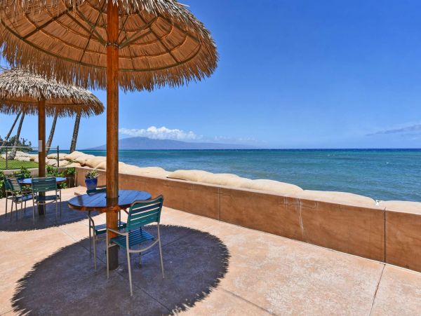 Beautiful Kahana 2 Bedroom Vacation Condo with Ocean View