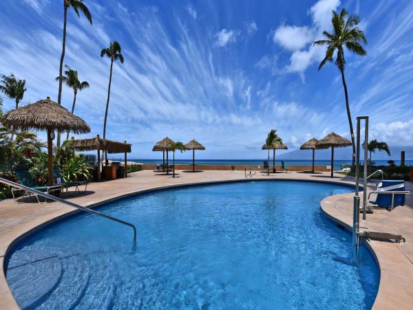 Beautiful Kahana 2 Bedroom Vacation Condo with Ocean View