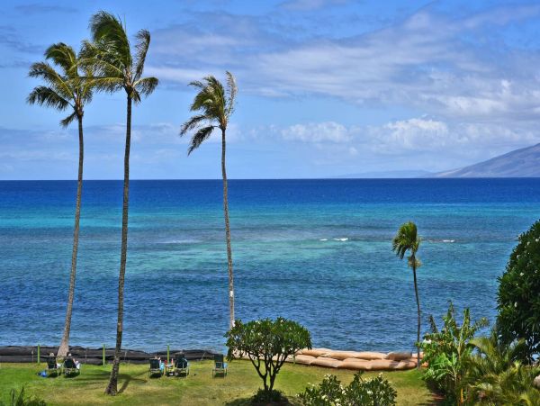 Beautiful Kahana 2 Bedroom Vacation Condo with Ocean View