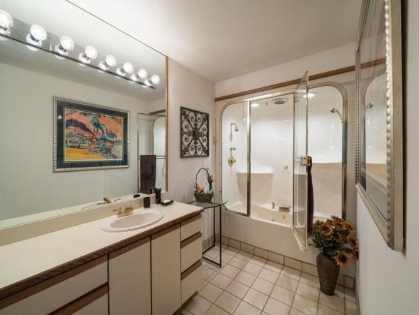 Stunning 6 Bedroom Villa in Avon with Spa & Fireplace