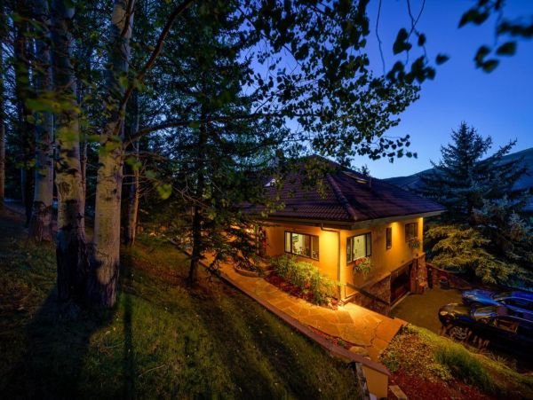 Stunning 6 Bedroom Villa in Avon with Spa & Fireplace
