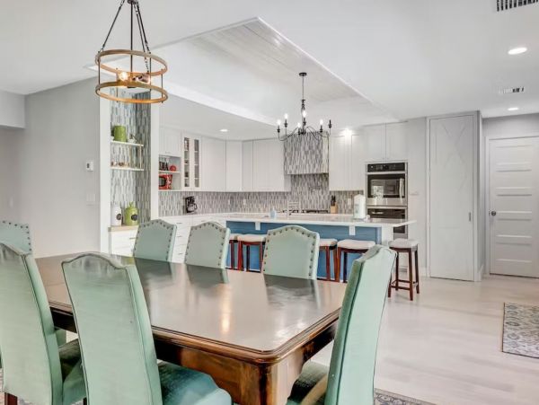 Canalfront Gorgeous Vacation Home with Private Pool