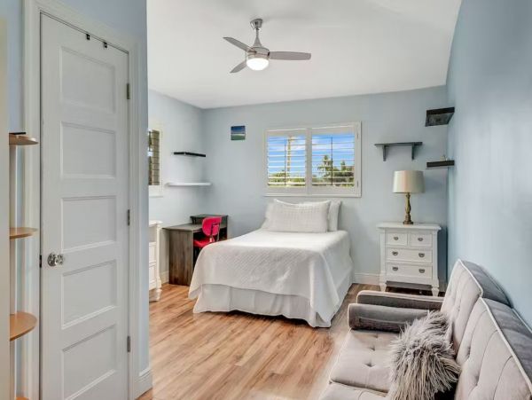 Canalfront Gorgeous Vacation Home with Private Pool