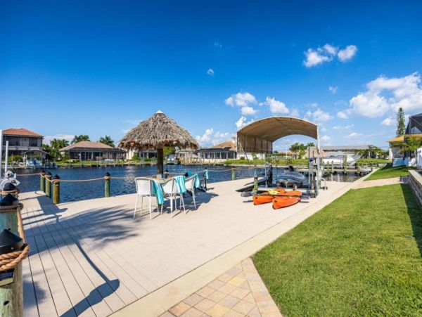 Canalfront Luxury Vacation Home with Pool and Boat Dock