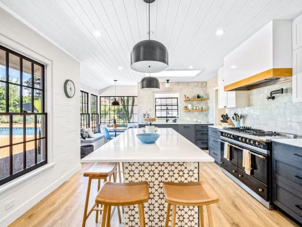 Stunning 5 Bedroom Ranch with Pool & Spa