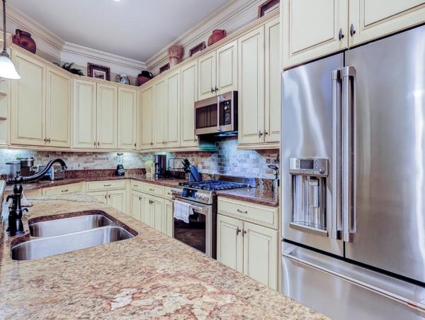 Hilton Head Vacation Pool Home Six Bedroom Walk to Beach