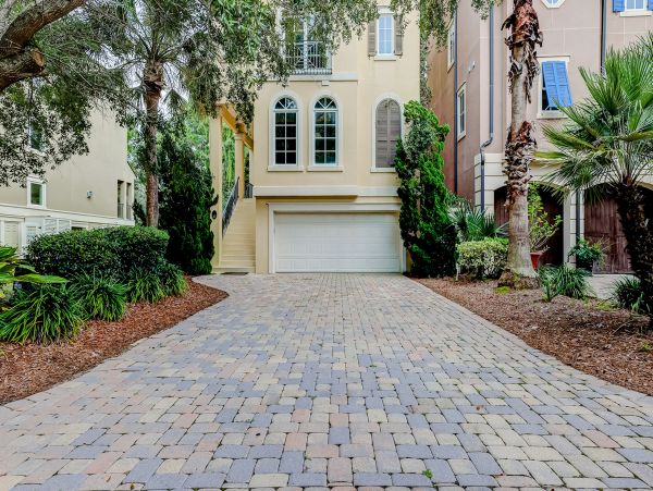 Hilton Head Vacation Pool Home Six Bedroom Walk to Beach