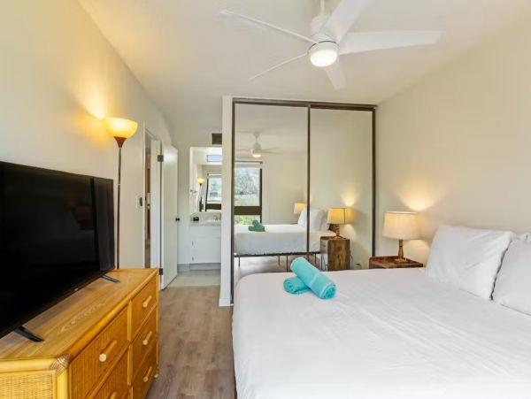 Kahana Walk to Beach Two Bedroom Vacation Condo