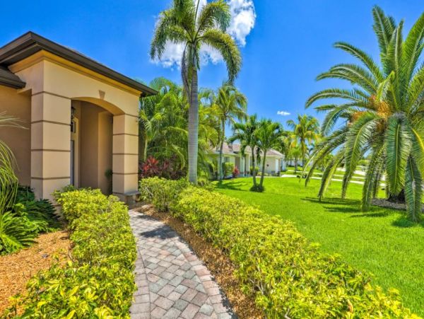 Cape Coral Three Bedroom Rental Home with Pool and Hot Tub