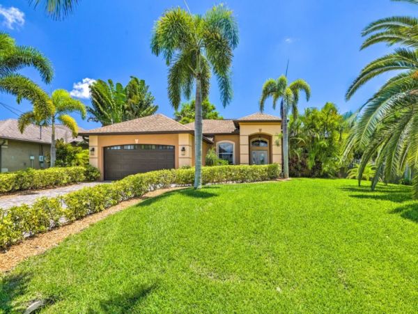 Cape Coral Three Bedroom Rental Home with Pool and Hot Tub