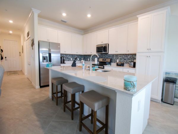Golf Course & Lake View Two Bedroom Rental Condo in Bradenton