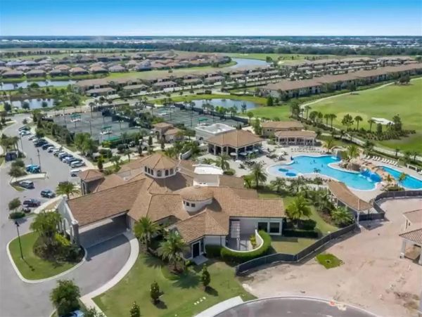 Golf Course & Lake View Two Bedroom Rental Condo in Bradenton