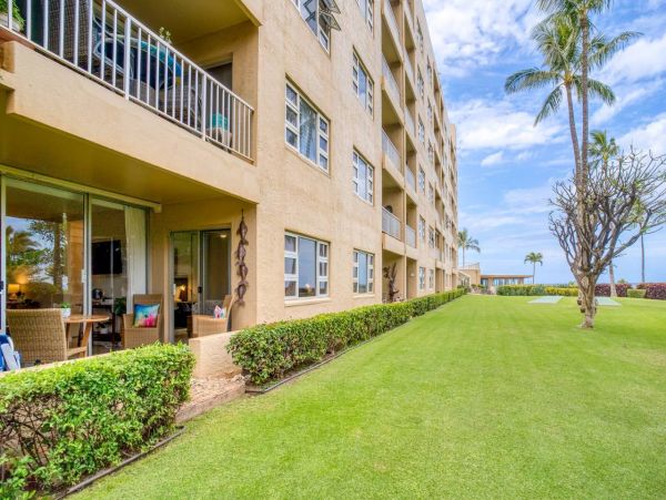 Two Bedroom Vacation Beach Condo in Kihei with Gorgeous Views