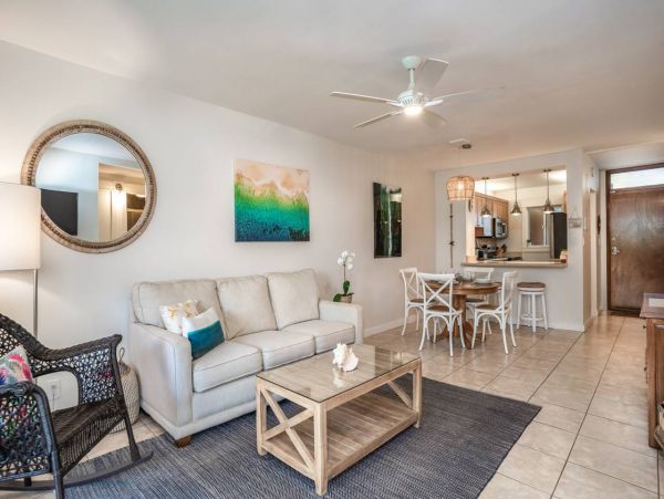 Two Bedroom Vacation Beach Condo in Kihei with Gorgeous Views