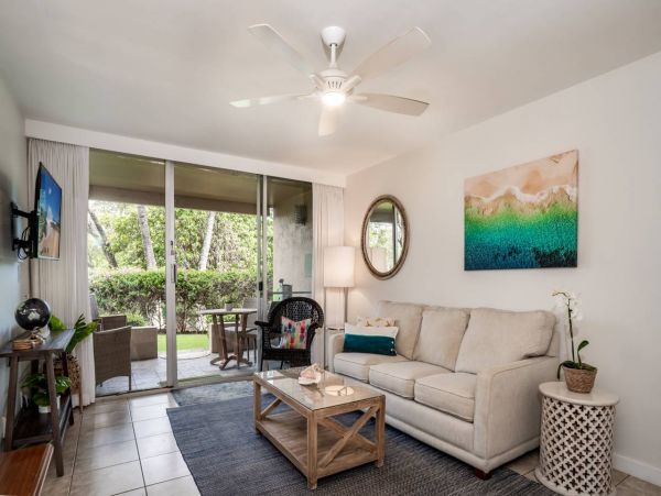Two Bedroom Vacation Beach Condo in Kihei with Gorgeous Views
