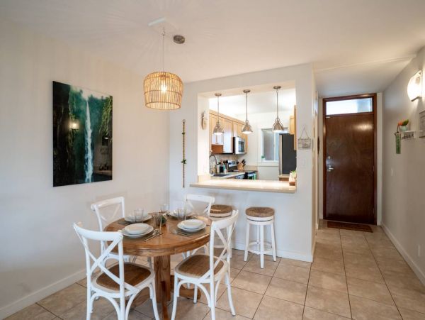 Two Bedroom Vacation Beach Condo in Kihei with Gorgeous Views