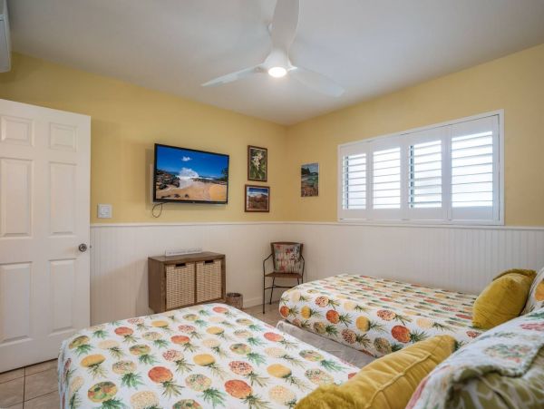 Two Bedroom Vacation Beach Condo in Kihei with Gorgeous Views