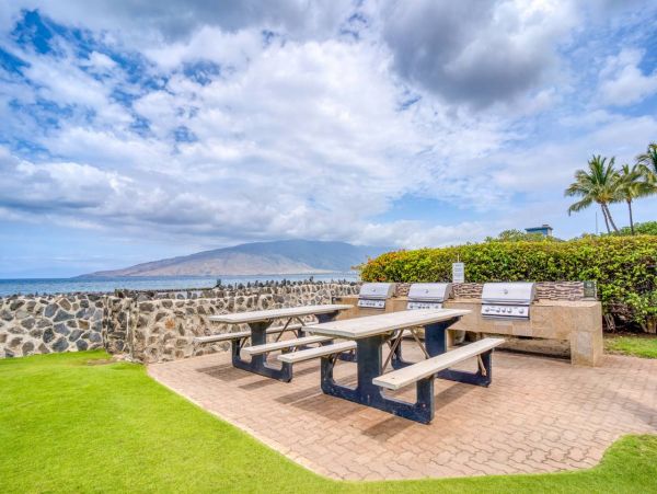 Two Bedroom Vacation Beach Condo in Kihei with Gorgeous Views