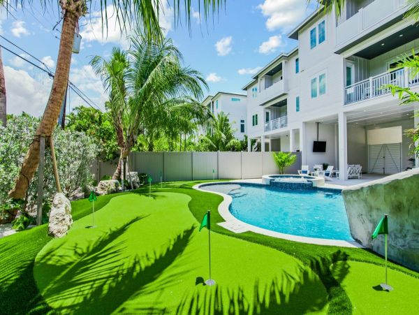 Luxurious Vacation Pool Home in Siesta Key Close to Beach