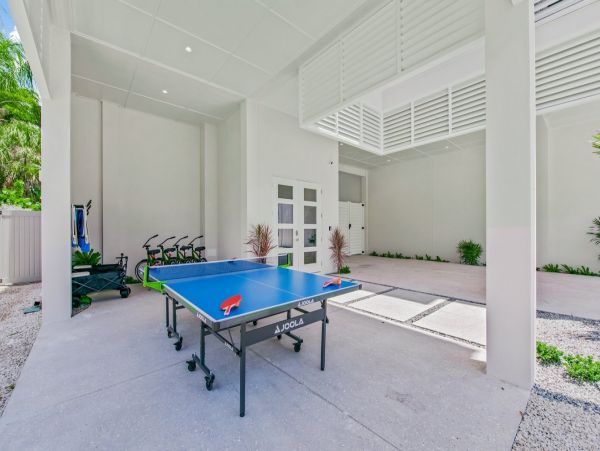 Luxurious Vacation Pool Home in Siesta Key Close to Beach