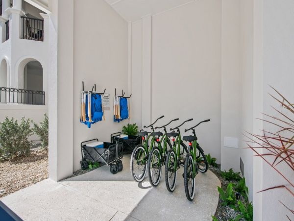 Luxurious Vacation Pool Home in Siesta Key Close to Beach