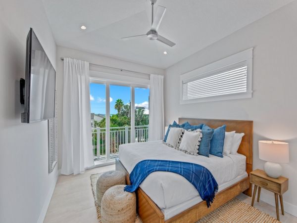 Luxurious Vacation Pool Home in Siesta Key Close to Beach