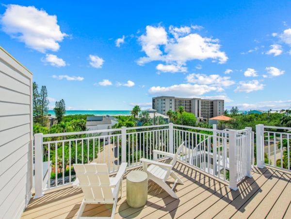 Luxurious Vacation Pool Home in Siesta Key Close to Beach