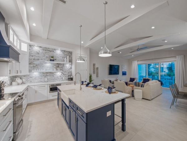 Luxurious Vacation Pool Home in Siesta Key Close to Beach