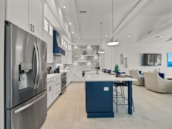 Luxurious Vacation Pool Home in Siesta Key Close to Beach