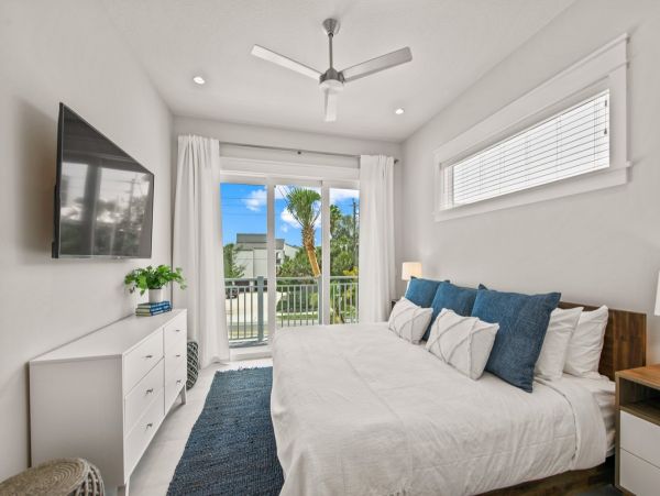 Luxurious Vacation Pool Home in Siesta Key Close to Beach