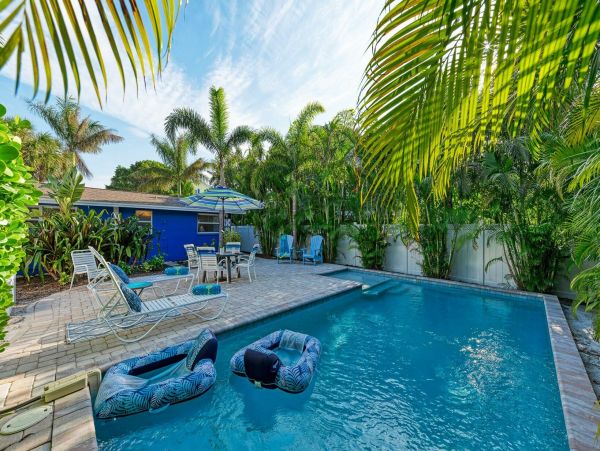 Homes Beach Two Bedroom Vacation Duplex with Private Pool
