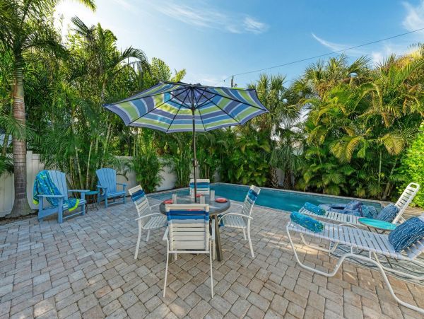 Homes Beach Two Bedroom Vacation Duplex with Private Pool