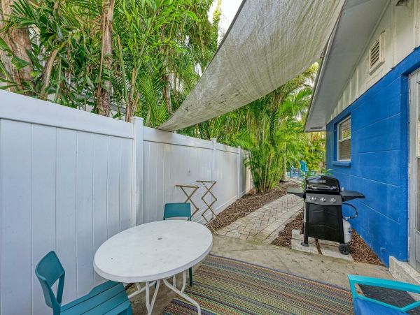 Homes Beach Two Bedroom Vacation Duplex with Private Pool