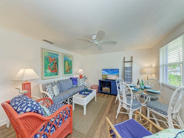 Homes Beach Two Bedroom Vacation Duplex with Private Pool