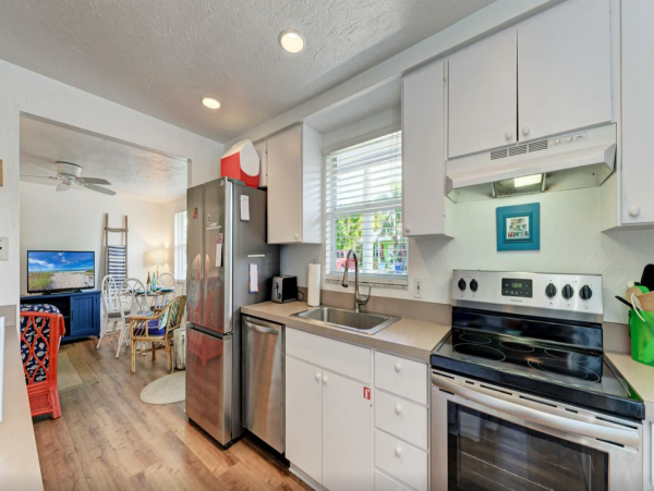 Homes Beach Two Bedroom Vacation Duplex with Private Pool