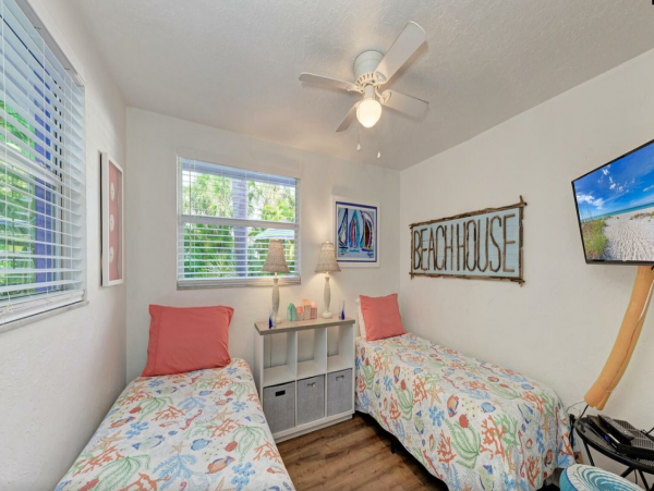 Homes Beach Two Bedroom Vacation Duplex with Private Pool