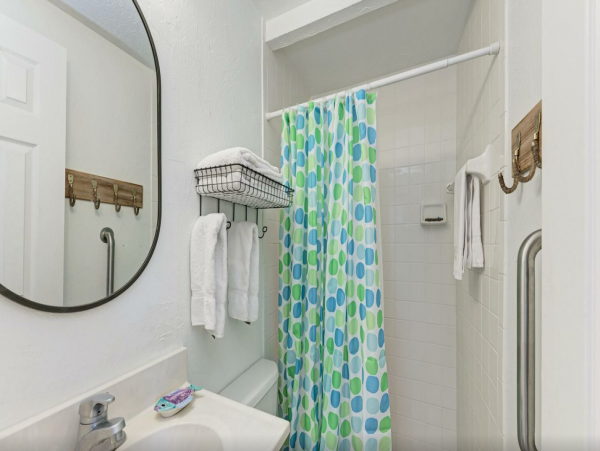 Homes Beach Two Bedroom Vacation Duplex with Private Pool