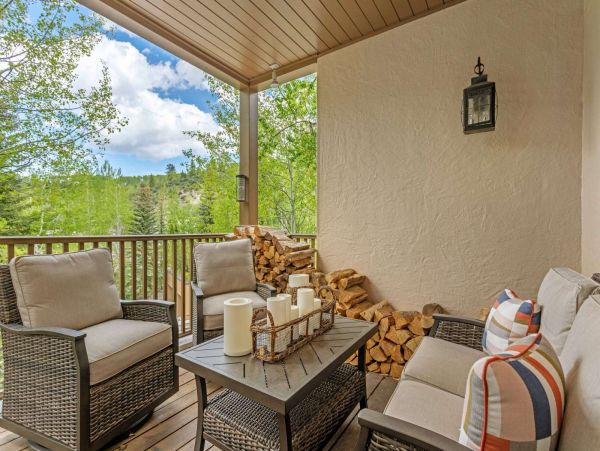 This cozy deck is off the living room. Enjoy the beautiful aspens and fresh Colorado air.
