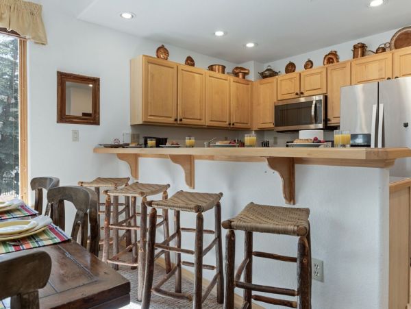 Luxury Arrowhead Village Condo - Ski-In/Ski-Out Retreat