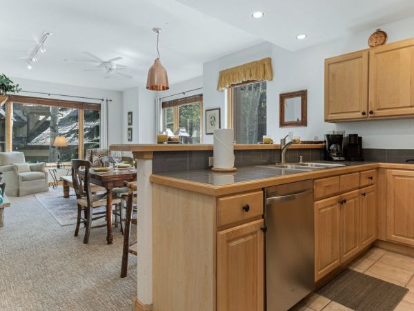 Luxury Arrowhead Village Condo - Ski-In/Ski-Out Retreat