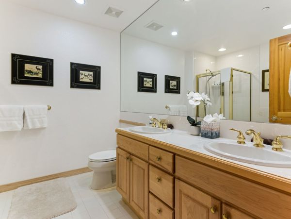 Luxury Arrowhead Village Condo - Ski-In/Ski-Out Retreat