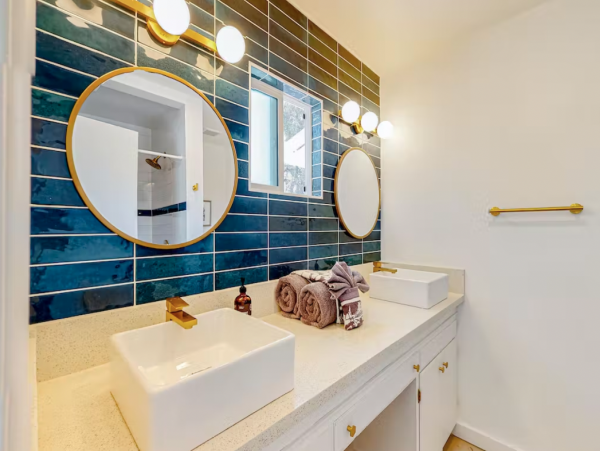 Sleek, Stylish & Colorful Four Bedroom Retreat with Pool & Spa in Palm Spring