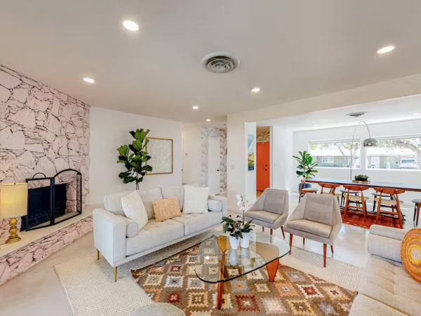 Sleek, Stylish & Colorful Four Bedroom Retreat with Pool & Spa in Palm Spring