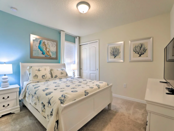 Sleek, Refreshing 8 Bedroom Pool Home with Great Community Amenities