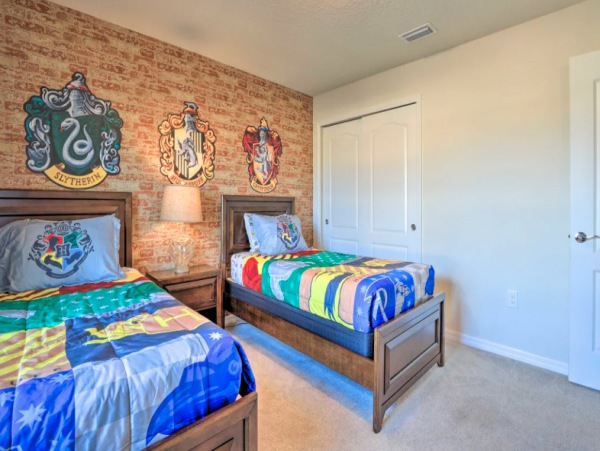 Sleek, Refreshing 8 Bedroom Pool Home with Great Community Amenities